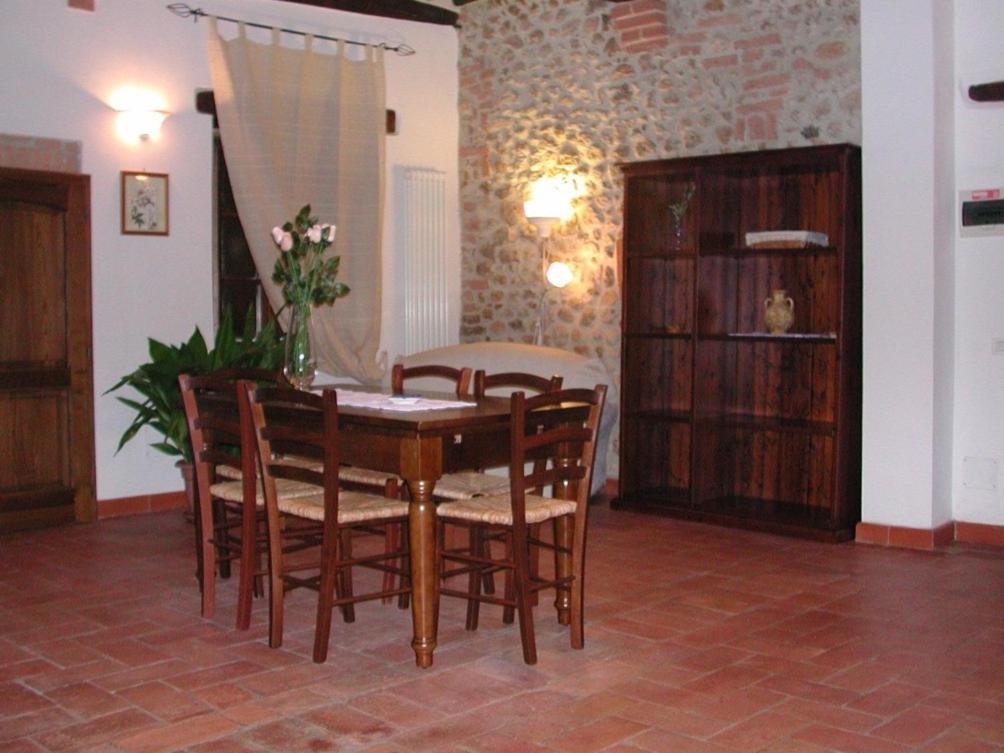 Hostal Casale Il Colombaio Di Toiano Valli Exterior foto