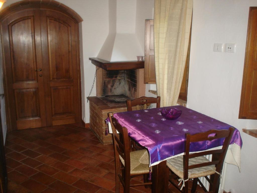 Hostal Casale Il Colombaio Di Toiano Valli Habitación foto